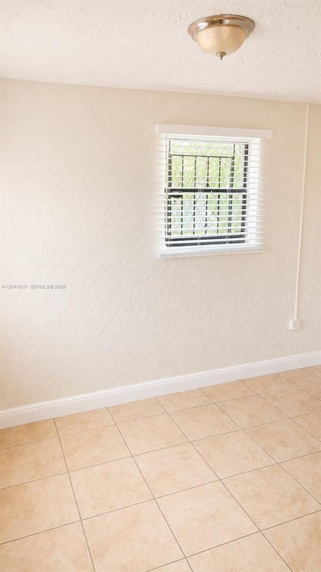 943 NW 63rd St, Miami, FL 33150 Photo
