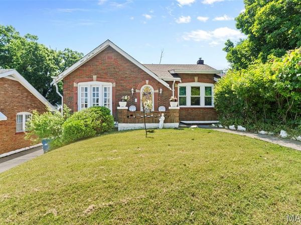 3738 Lawler Drive, St Louis, MO 63121