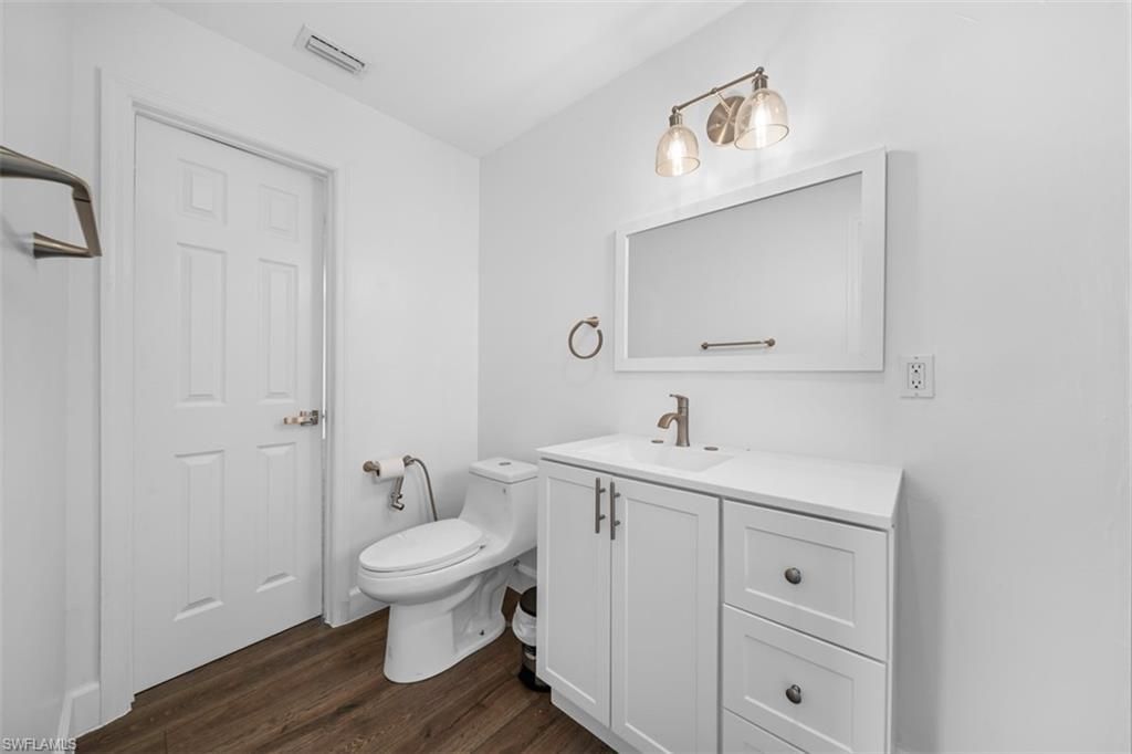5460 Bayshore Rd , North Fort Myers, FL 33917 Photo