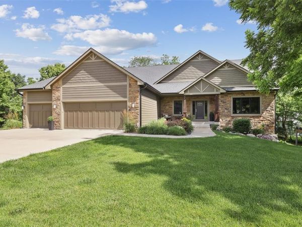 6267 Enclave Circle, Johnston, IA 50131