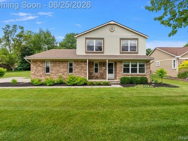 45071 Yorkshire Drive, Novi, MI 48375