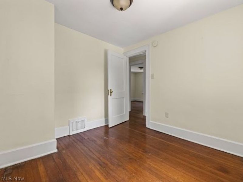 577 Eastland Avenue, Akron, OH 44305 Photo 12