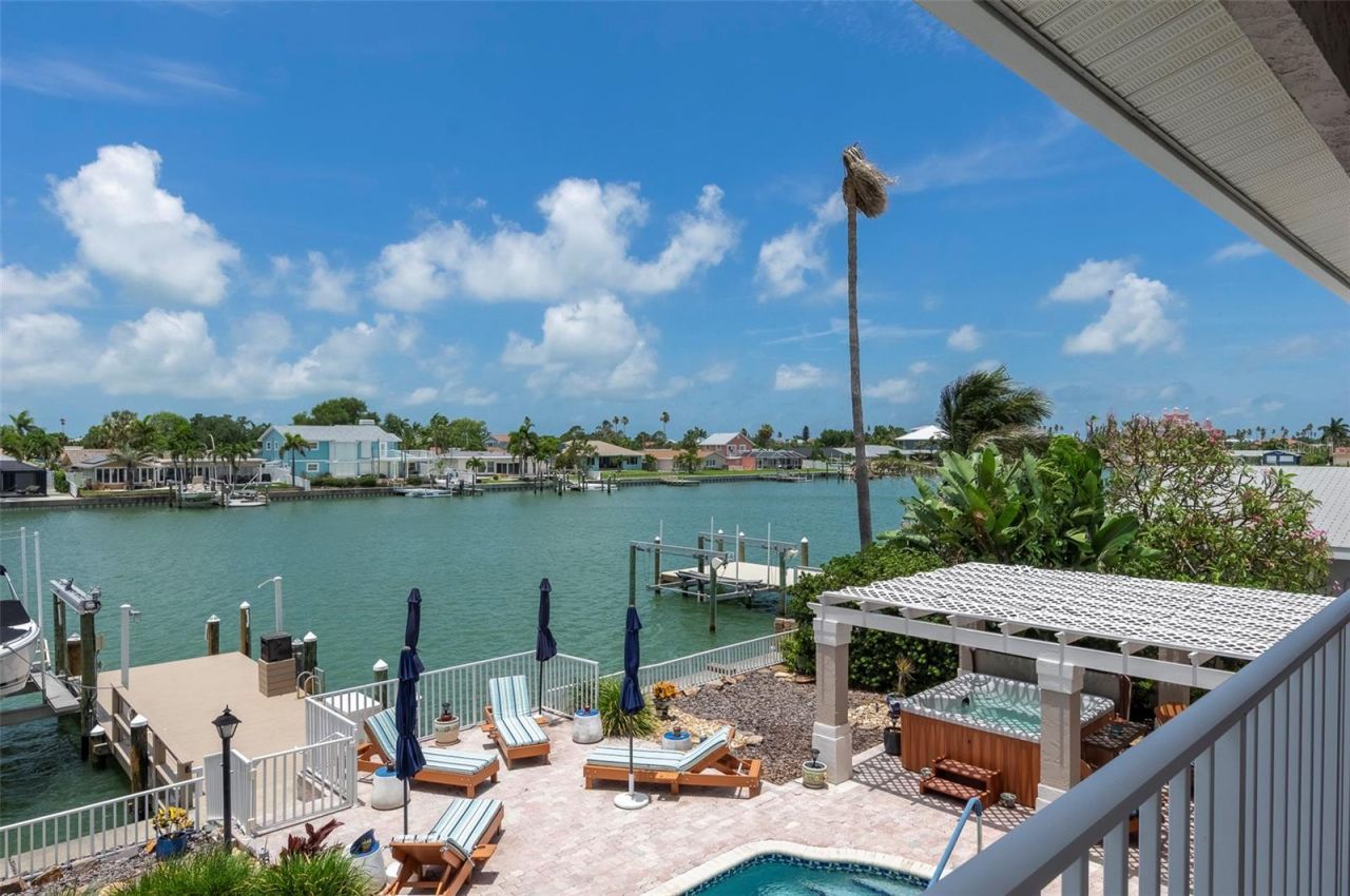311 S Isle Drive, Saint Pete Beach, FL 33706 Photo
