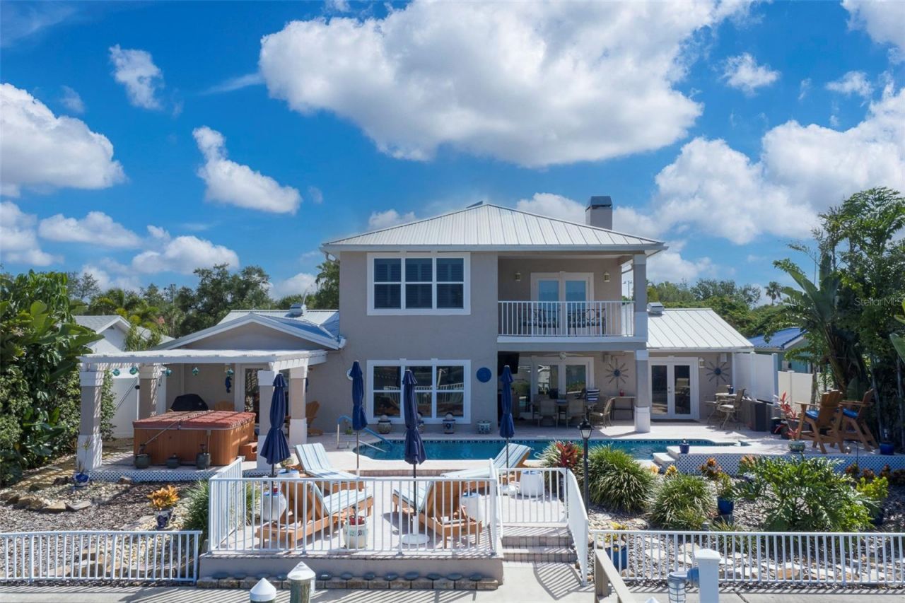 311 S Isle Drive, Saint Pete Beach, FL 33706 Photo