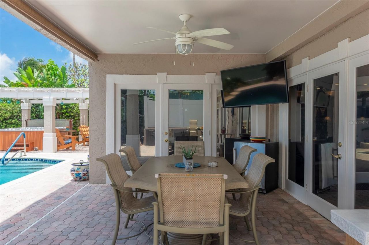 311 S Isle Drive, Saint Pete Beach, FL 33706 Photo