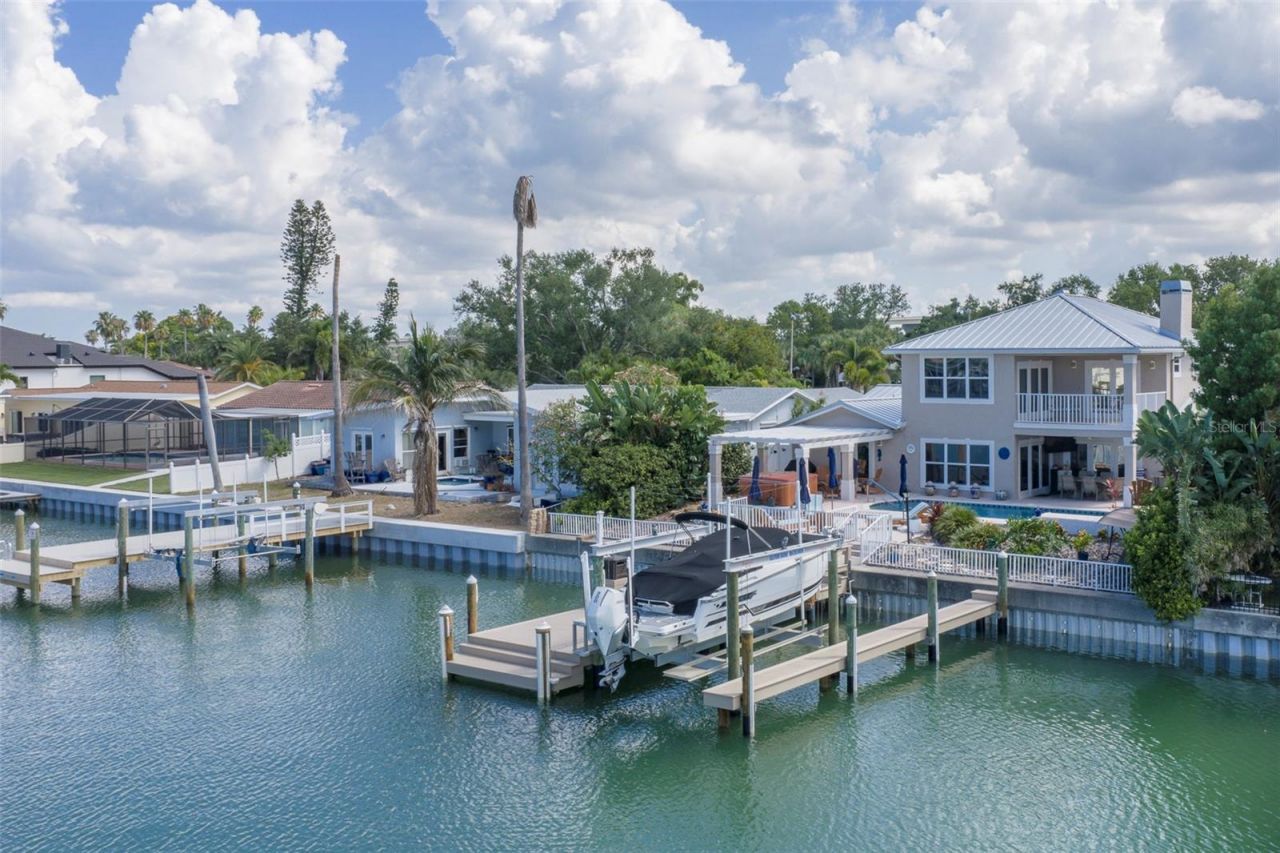311 S Isle Drive, Saint Pete Beach, FL 33706 Photo
