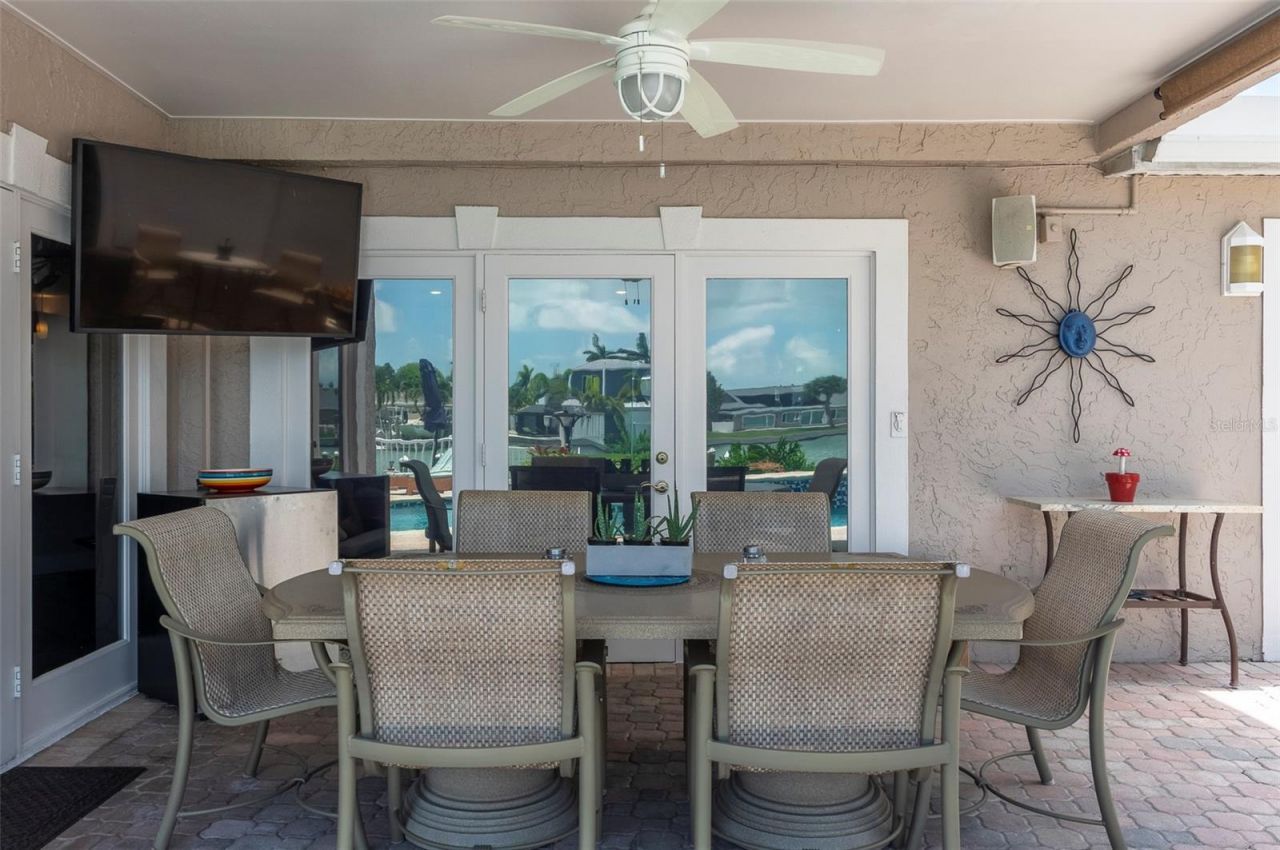 311 S Isle Drive, Saint Pete Beach, FL 33706 Photo