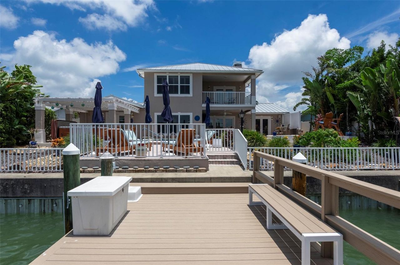 311 S Isle Drive, Saint Pete Beach, FL 33706 Photo