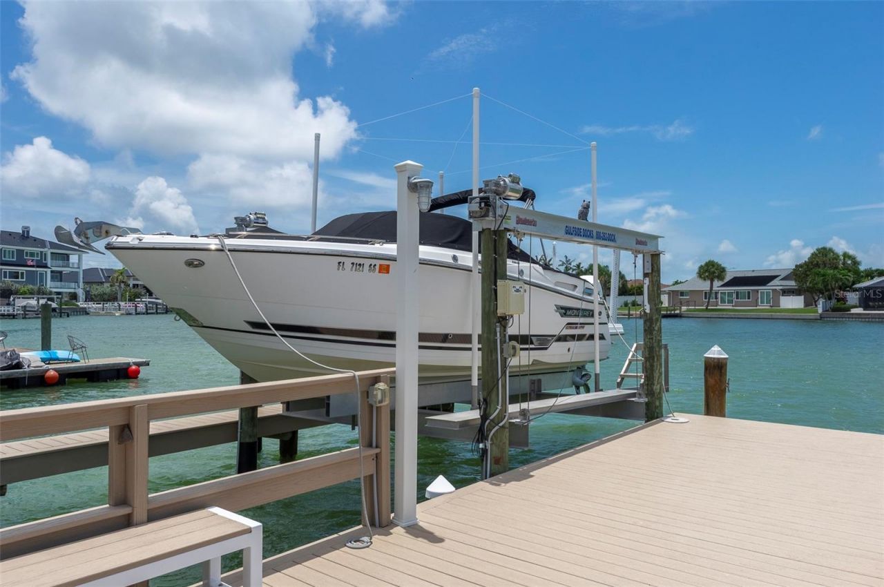 311 S Isle Drive, Saint Pete Beach, FL 33706 Photo