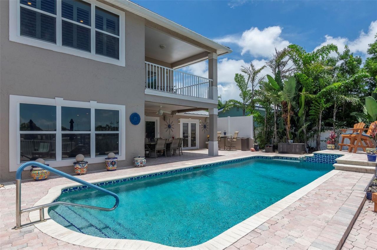 311 S Isle Drive, Saint Pete Beach, FL 33706 Photo