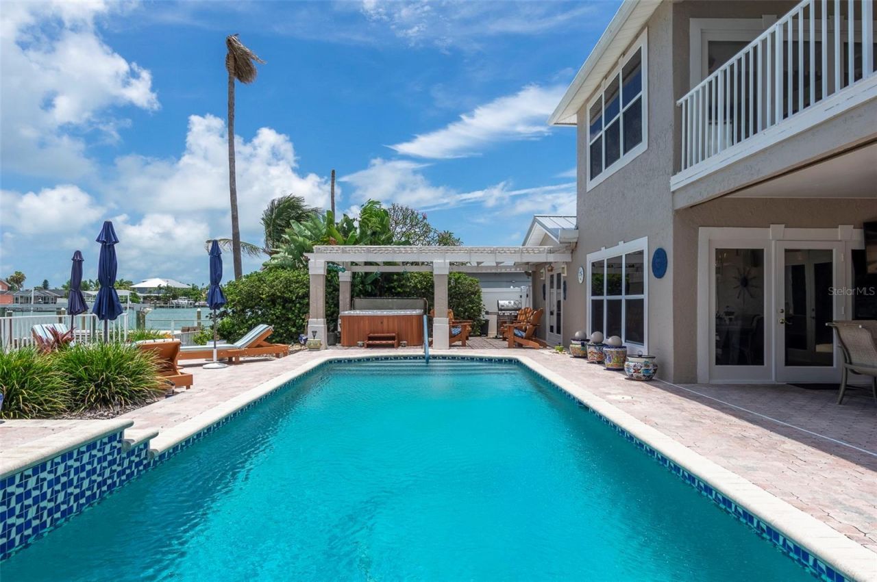 311 S Isle Drive, Saint Pete Beach, FL 33706 Photo
