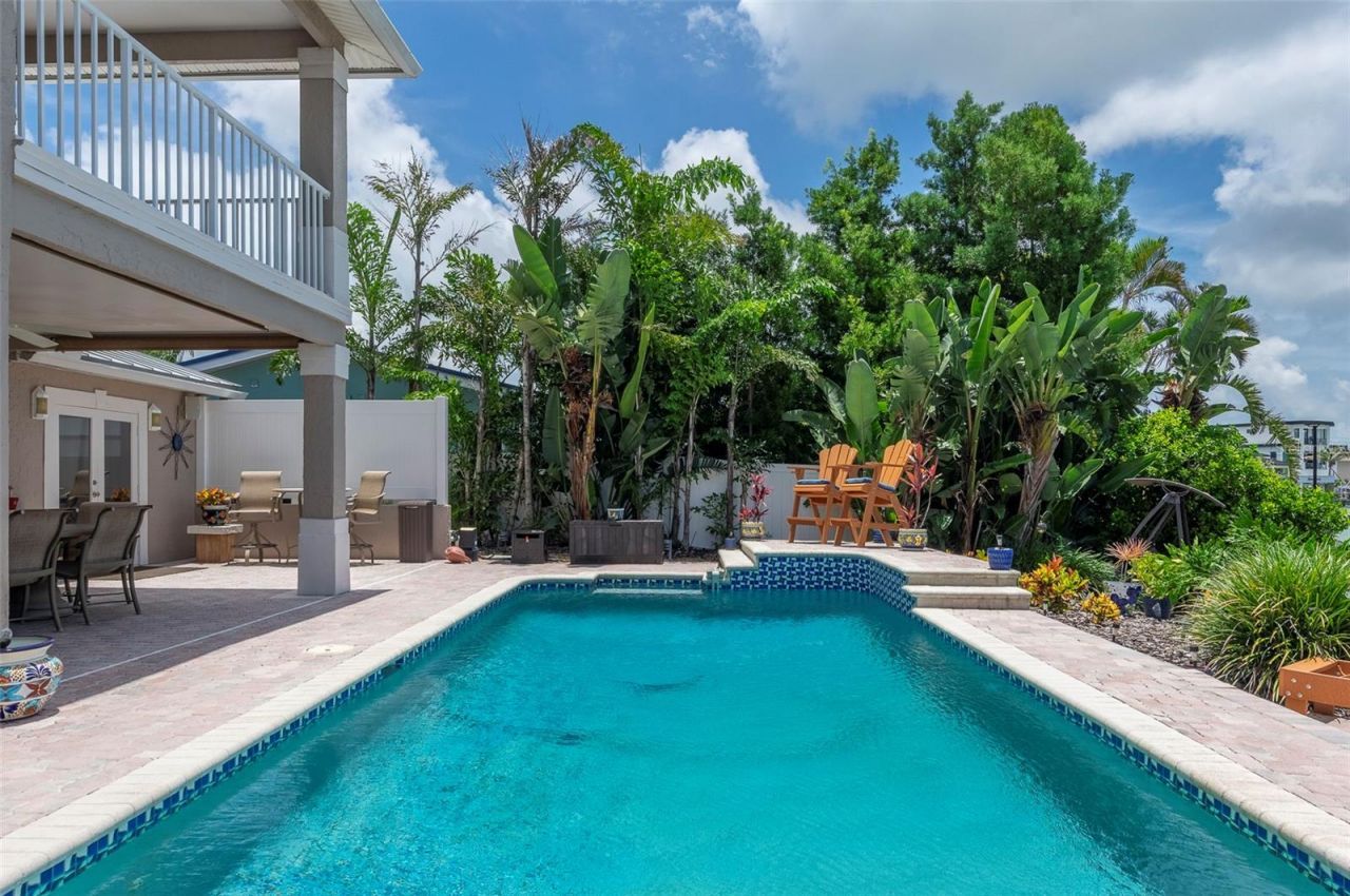 311 S Isle Drive, Saint Pete Beach, FL 33706 Photo