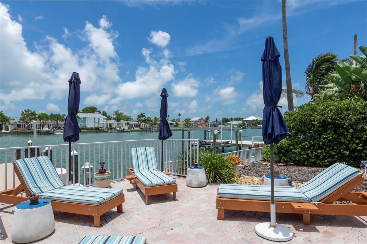 311 S Isle Drive, Saint Pete Beach, FL 33706 Photo