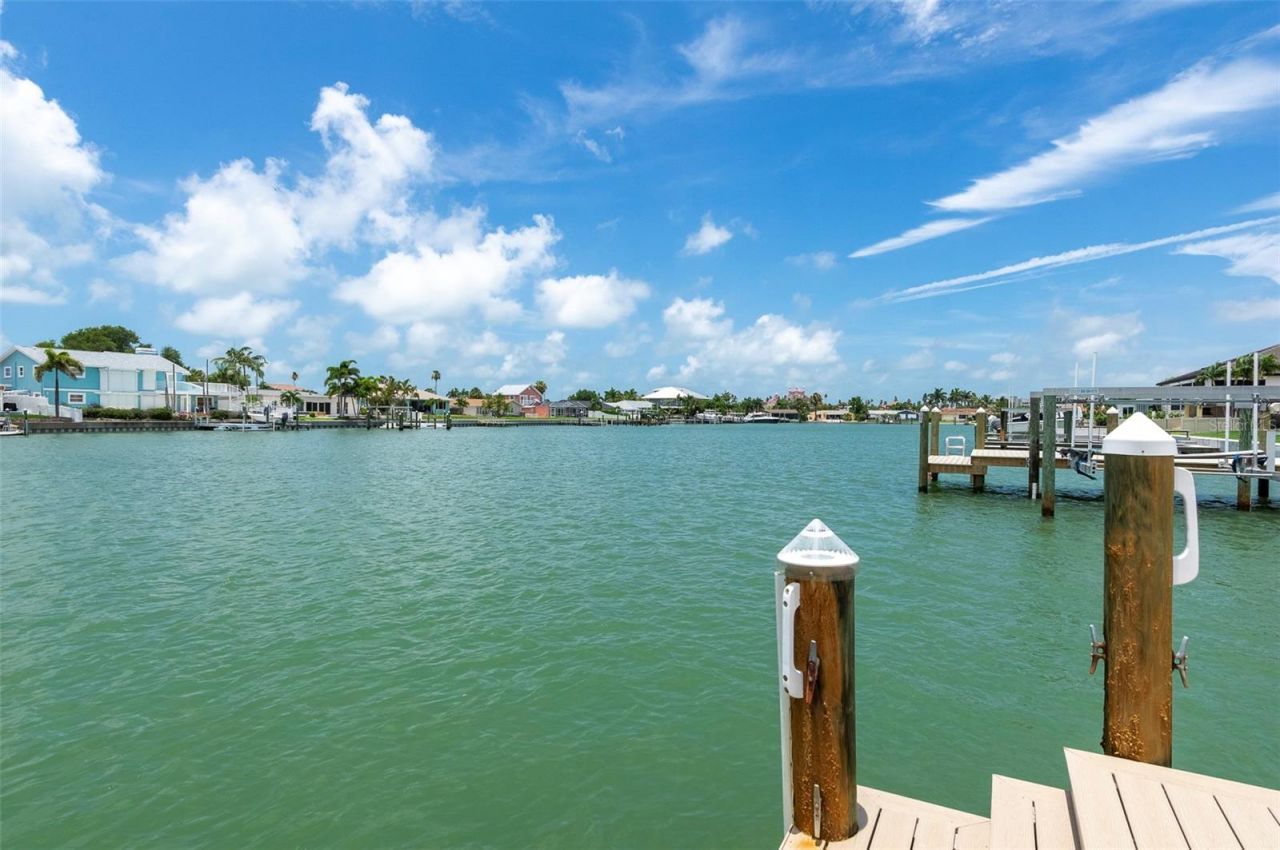 311 S Isle Drive, Saint Pete Beach, FL 33706 Photo