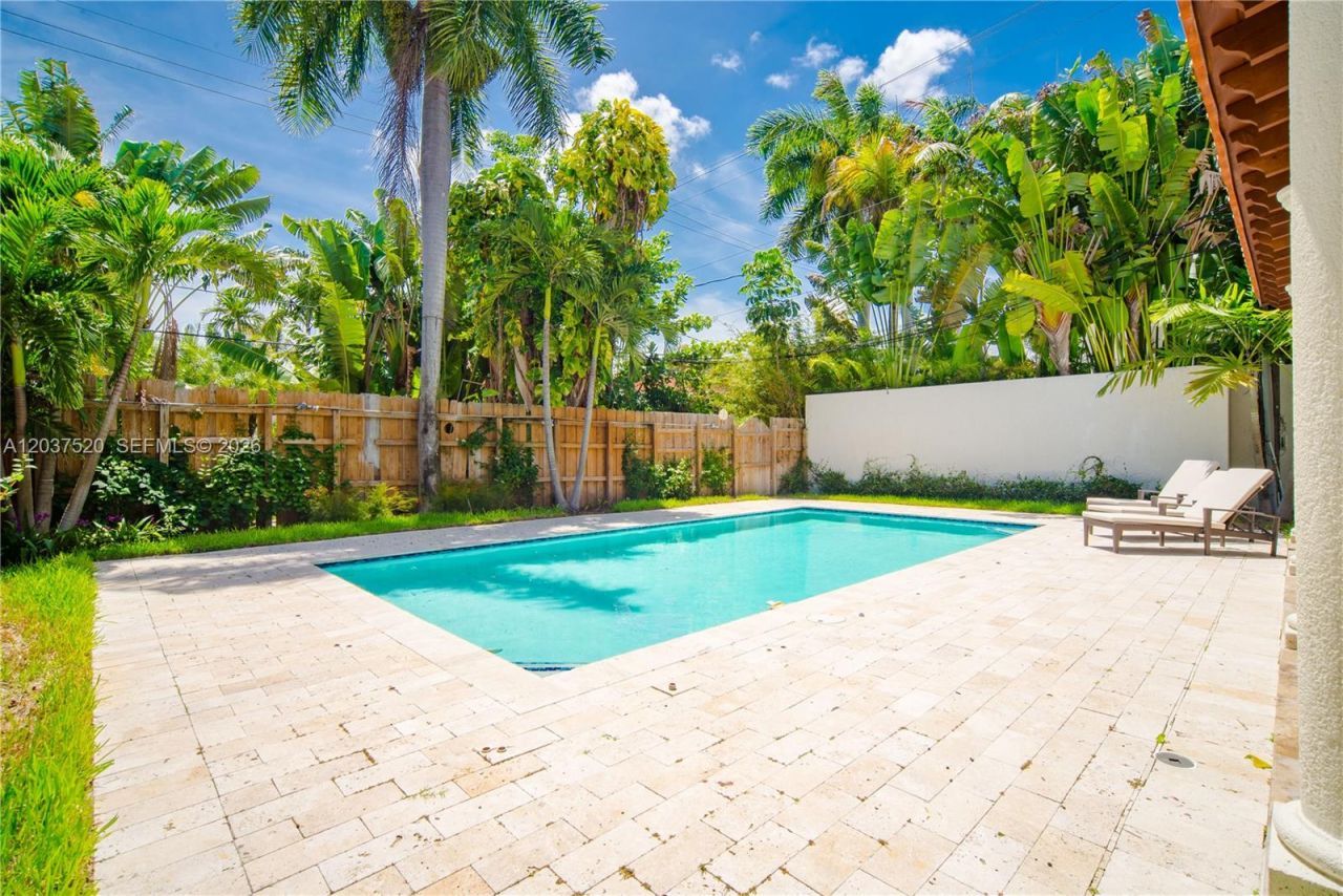 3514 Crystal Ct , Miami, FL 33133 Photo