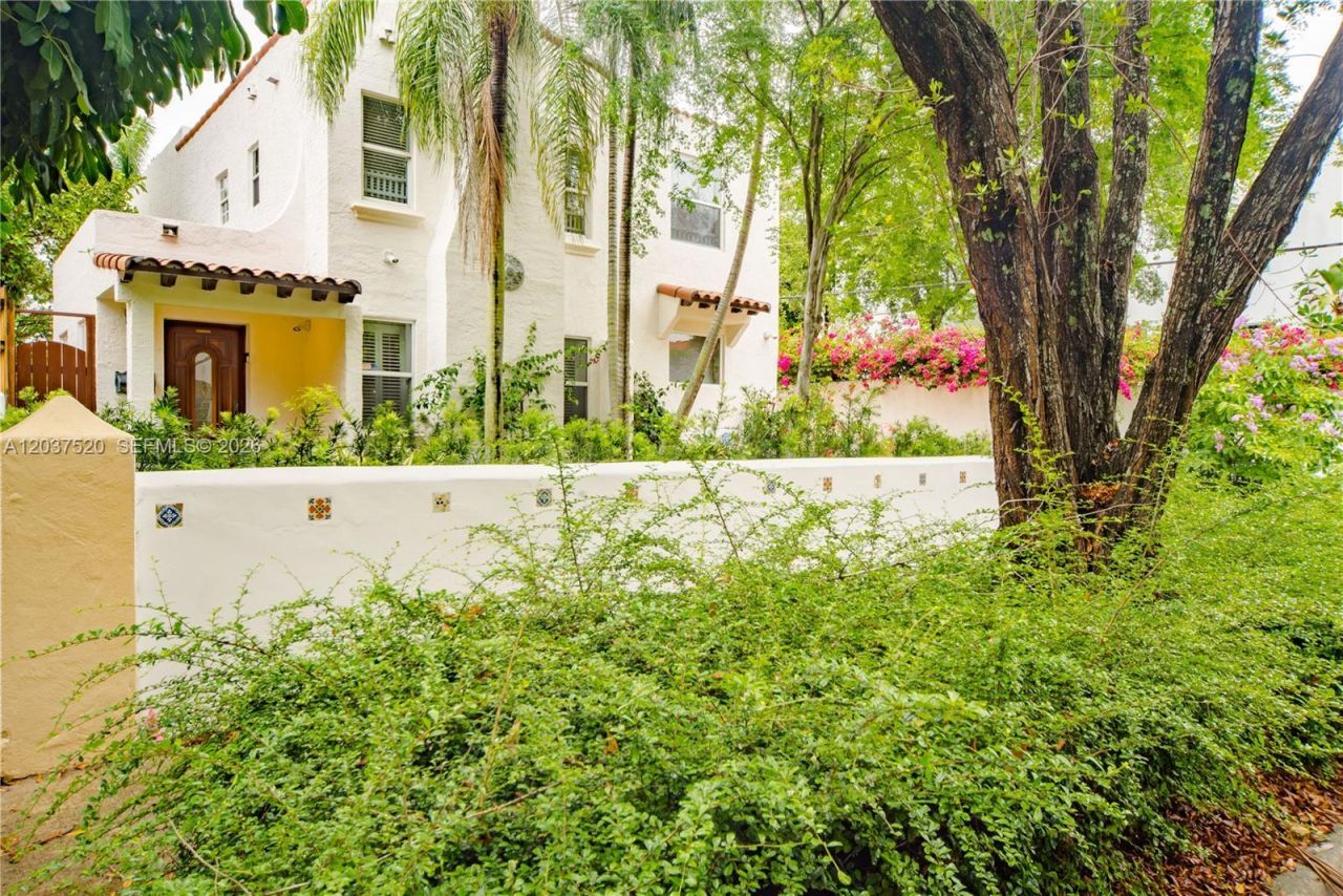 3514 Crystal Ct , Miami, FL 33133 Photo