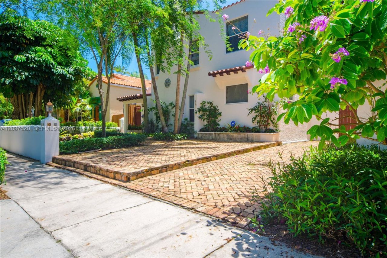3514 Crystal Ct , Miami, FL 33133 Photo