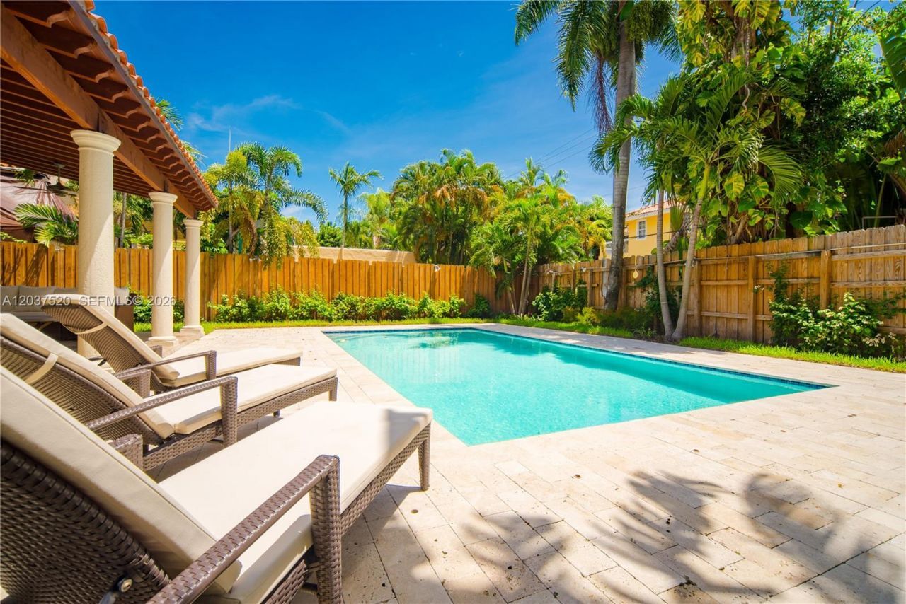 3514 Crystal Ct , Miami, FL 33133 Photo