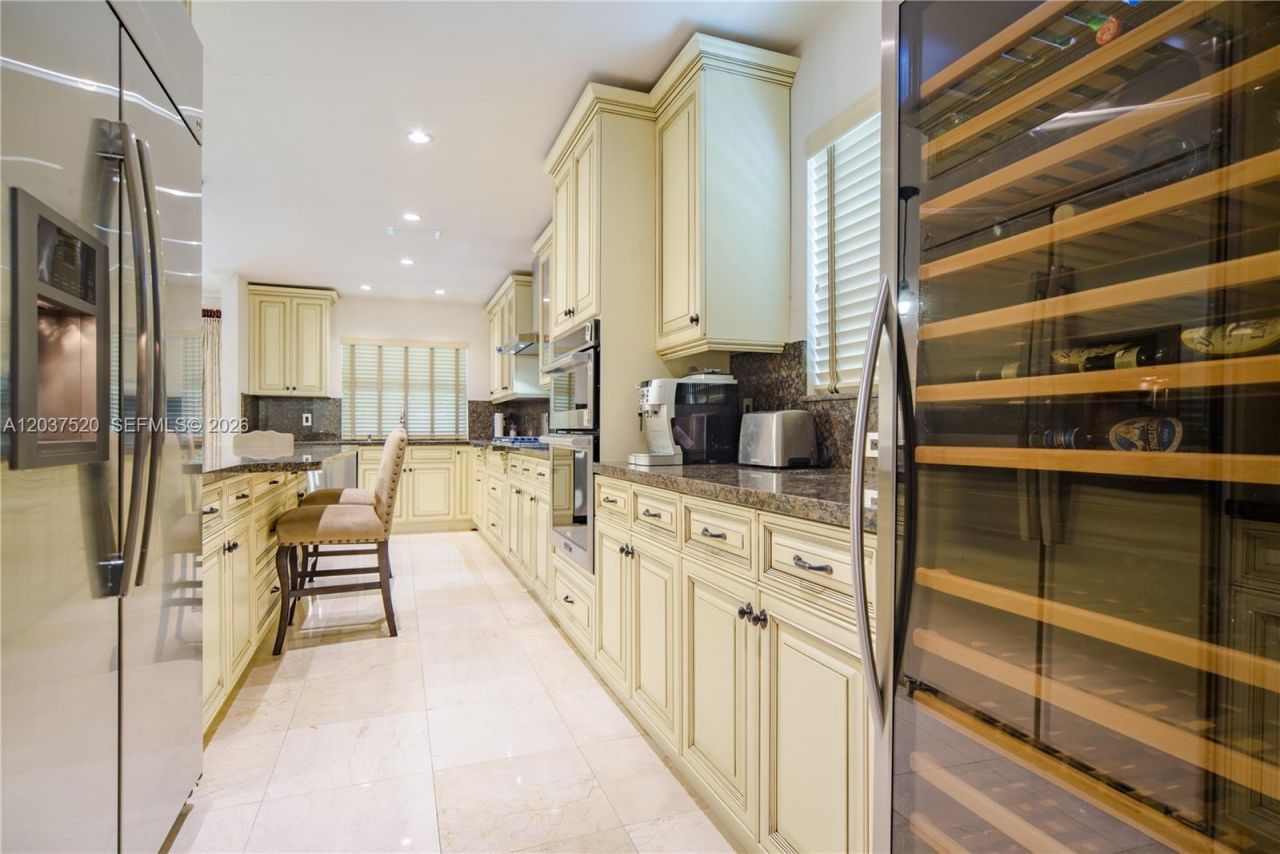 3514 Crystal Ct , Miami, FL 33133 Photo
