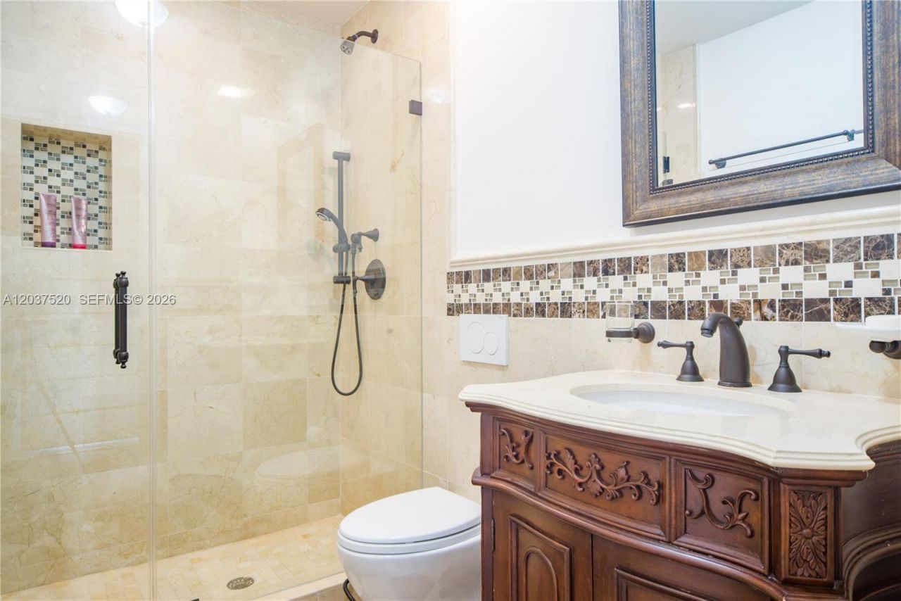 3514 Crystal Ct , Miami, FL 33133 Photo