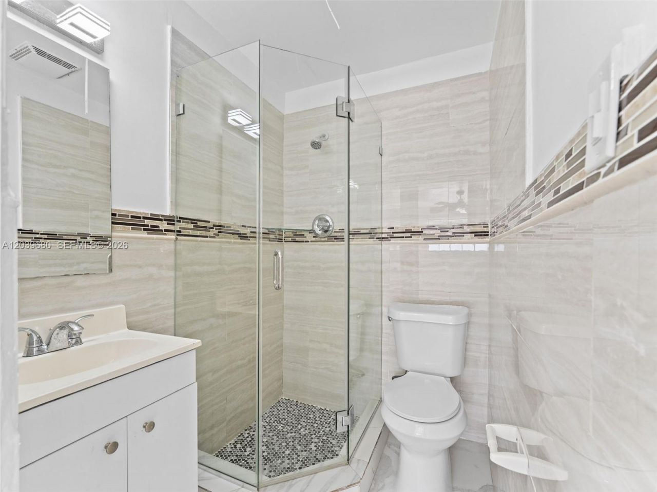 110 NE 152nd St, Miami, FL 33162 Photo