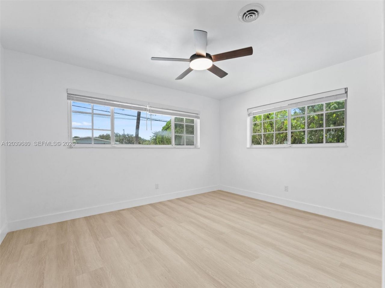 110 NE 152nd St, Miami, FL 33162 Photo