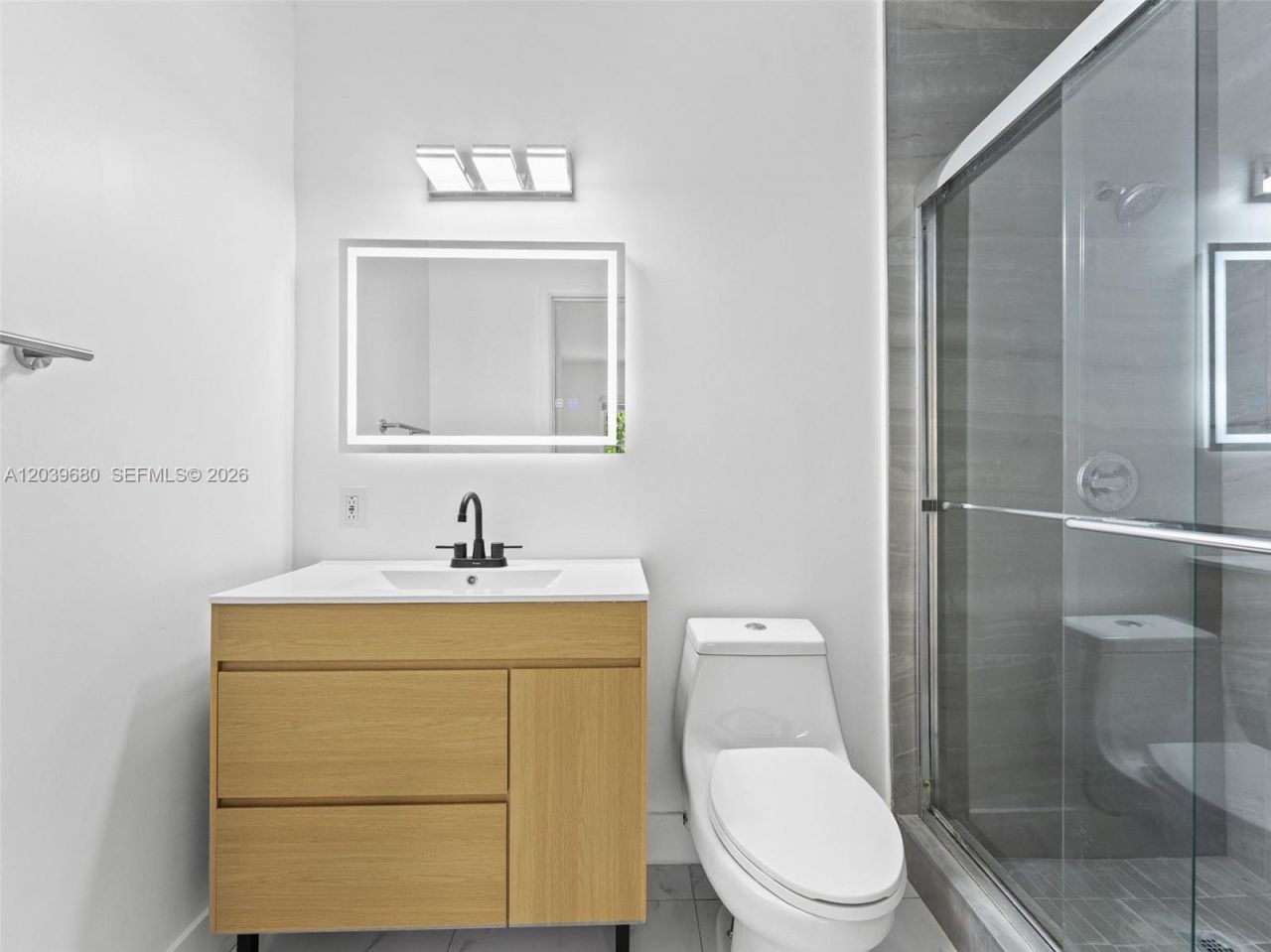 110 NE 152nd St, Miami, FL 33162 Photo
