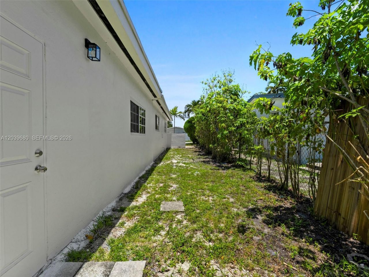 110 NE 152nd St, Miami, FL 33162 Photo