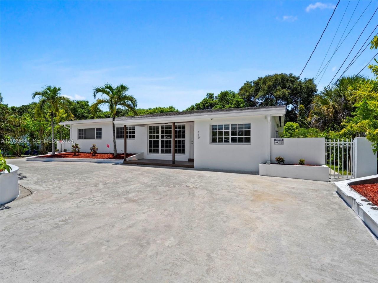 110 NE 152nd St, Miami, FL 33162 Photo