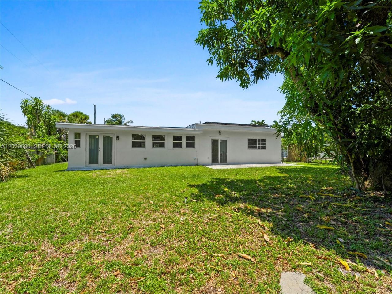 110 NE 152nd St, Miami, FL 33162 Photo