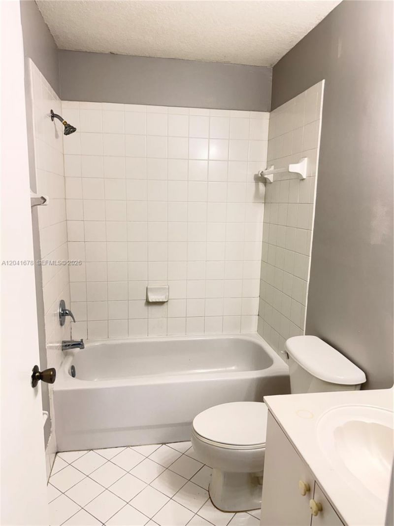 2930 SE 12th Rd , Unit 205-31, Homestead, FL 33035 Photo