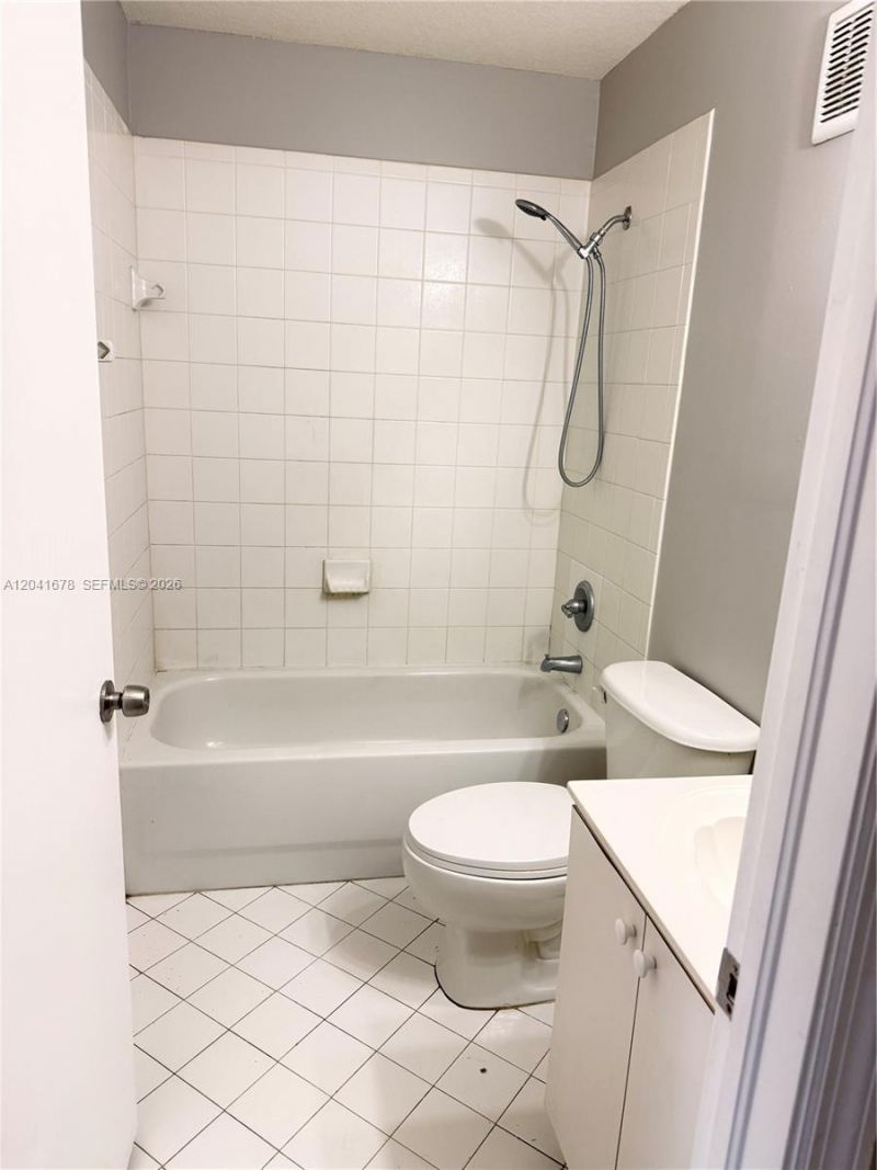 2930 SE 12th Rd , Unit 205-31, Homestead, FL 33035 Photo
