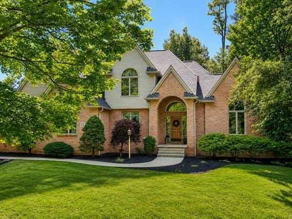 2278 Woodland Park Dr, Mansfield, OH 44903