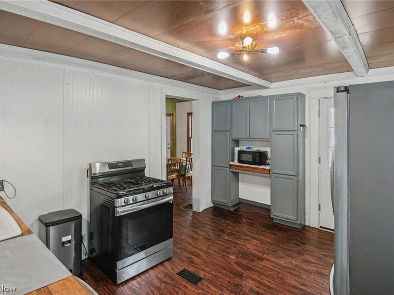 853 Summit Street NW, Warren, OH 44485 Photo 8