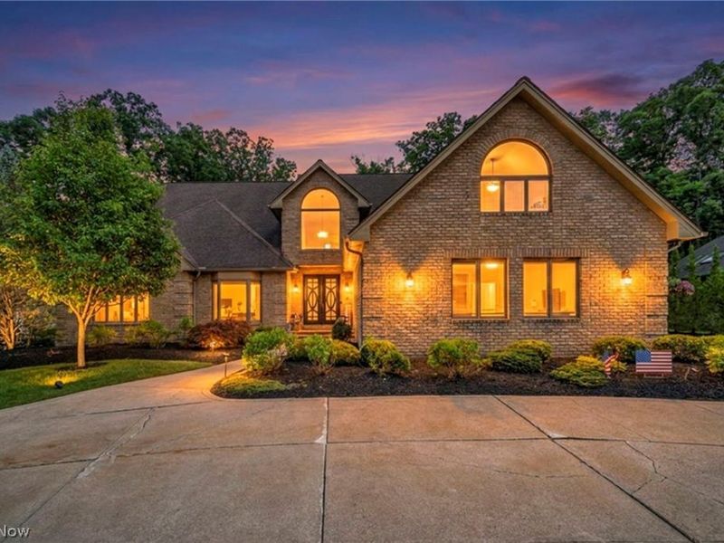 8536 Timber Trail, Brecksville, OH 44141 Photo 2
