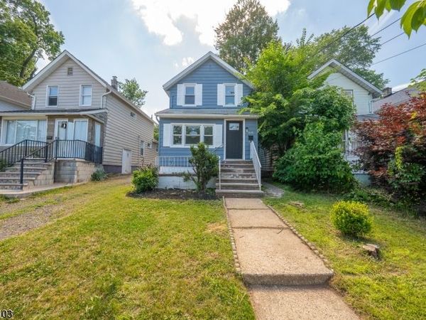 810 Spruce St, Roselle, NJ 07203