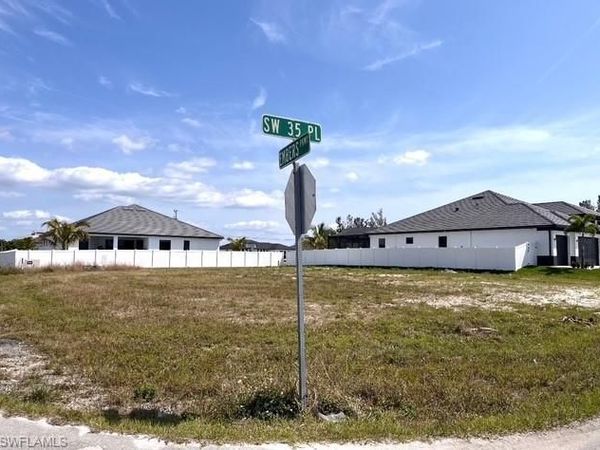 3 SW 35th PL , CAPE CORAL, FL 33991