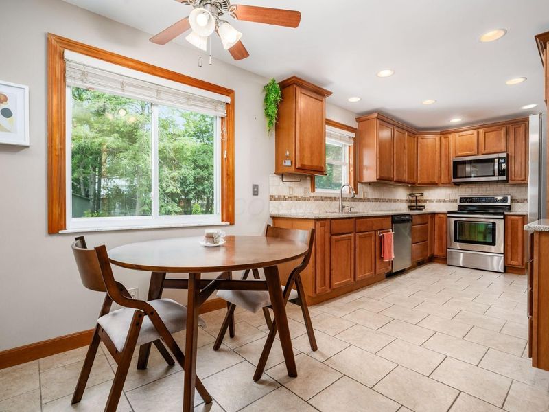 258 Sinsbury Drive N, Worthington, OH 43085 Photo 8