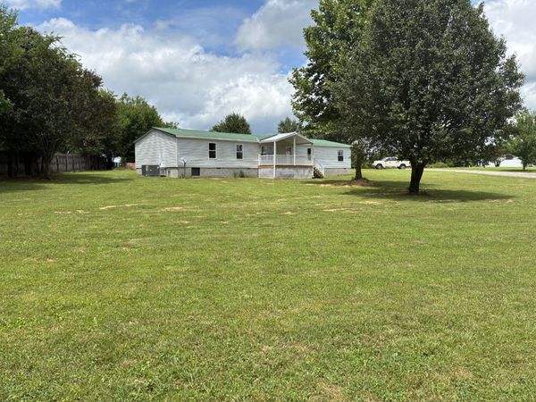 11 Sunrise Dr , Lawrenceburg, TN 38464