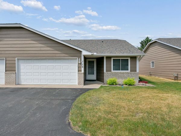 715 Auburn Place NW, Elk River, MN 55330