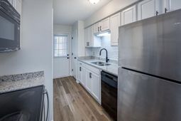 3921 Overbrook Drive  photo 4