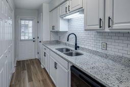 3921 Overbrook Drive  photo 4