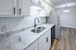 3921 Overbrook Drive  photo 4