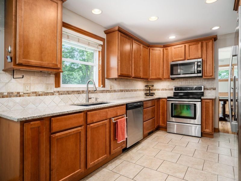 258 Sinsbury Drive N, Worthington, OH 43085 Photo 5