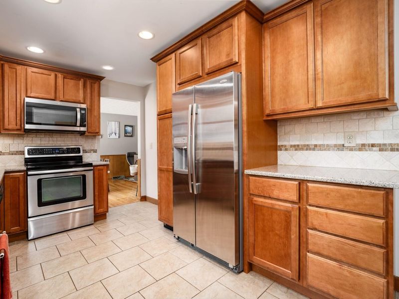 258 Sinsbury Drive N, Worthington, OH 43085 Photo 6