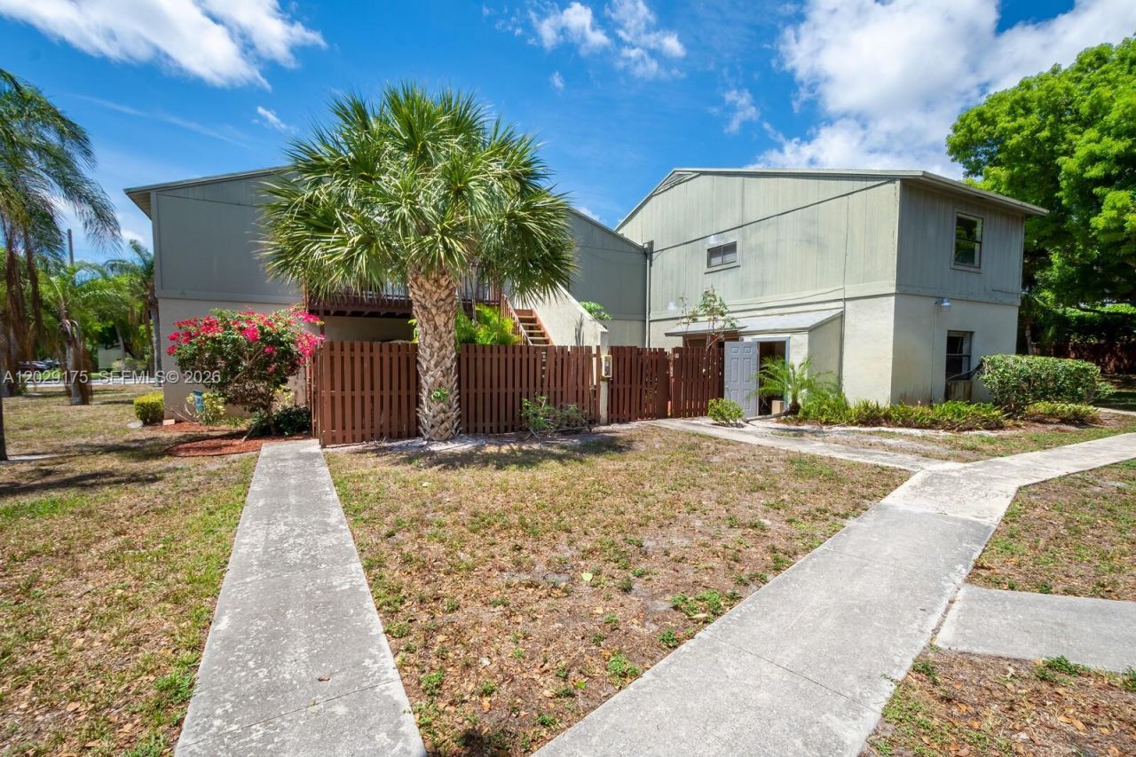 1 Crossings Cir , Unit E, Boynton Beach, FL 33435 Photo