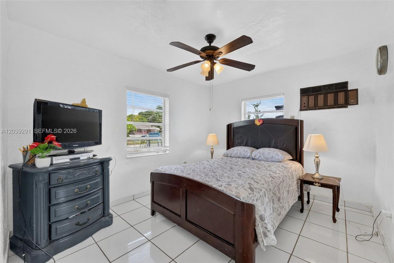15535 NW 27th Pl, Miami Gardens, FL 33054 Photo
