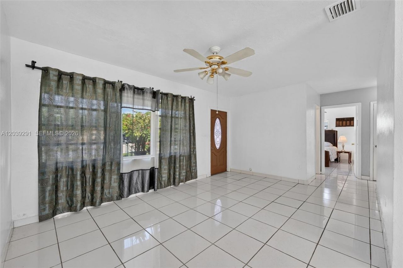 15535 NW 27th Pl, Miami Gardens, FL 33054 Photo