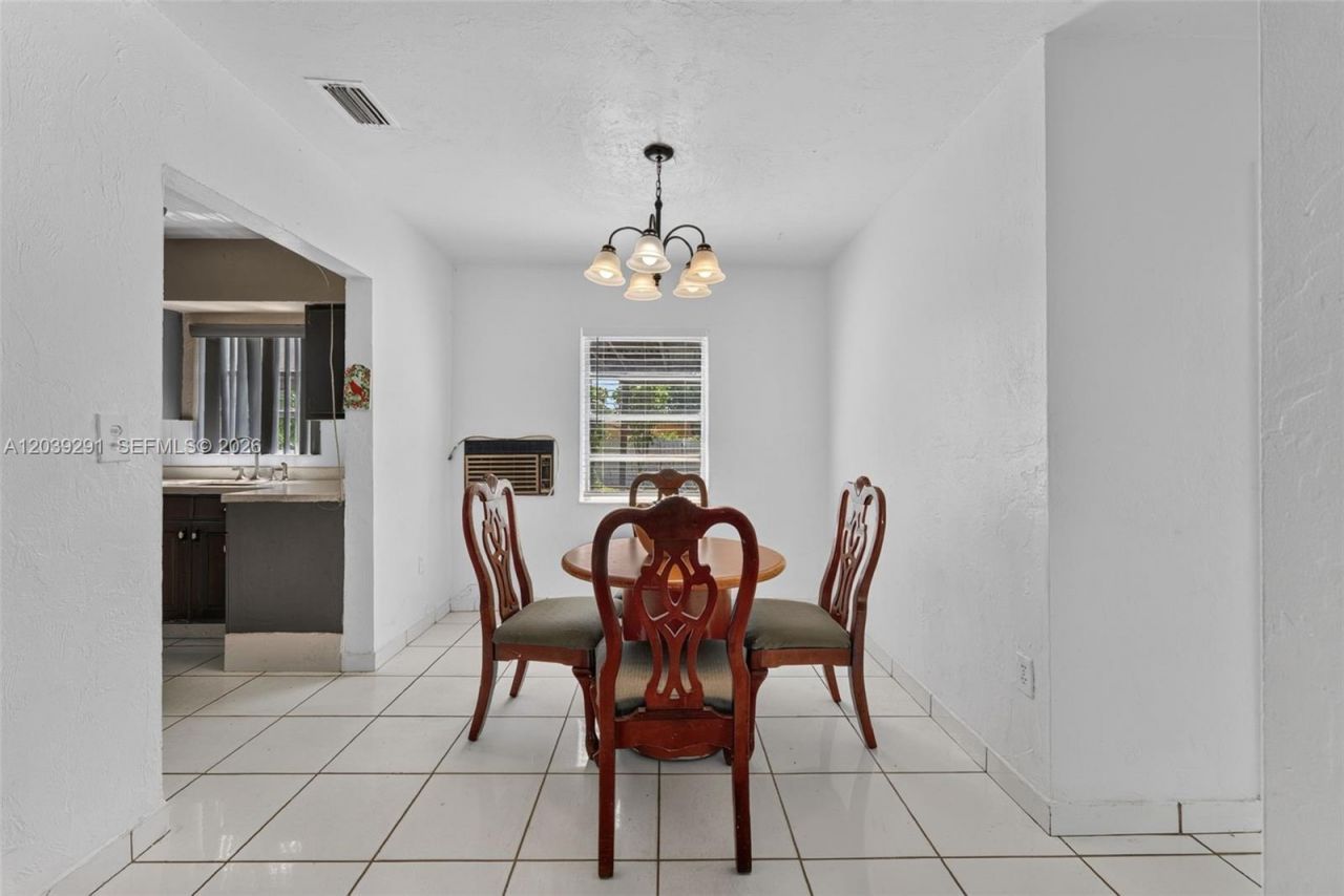 15535 NW 27th Pl, Miami Gardens, FL 33054 Photo