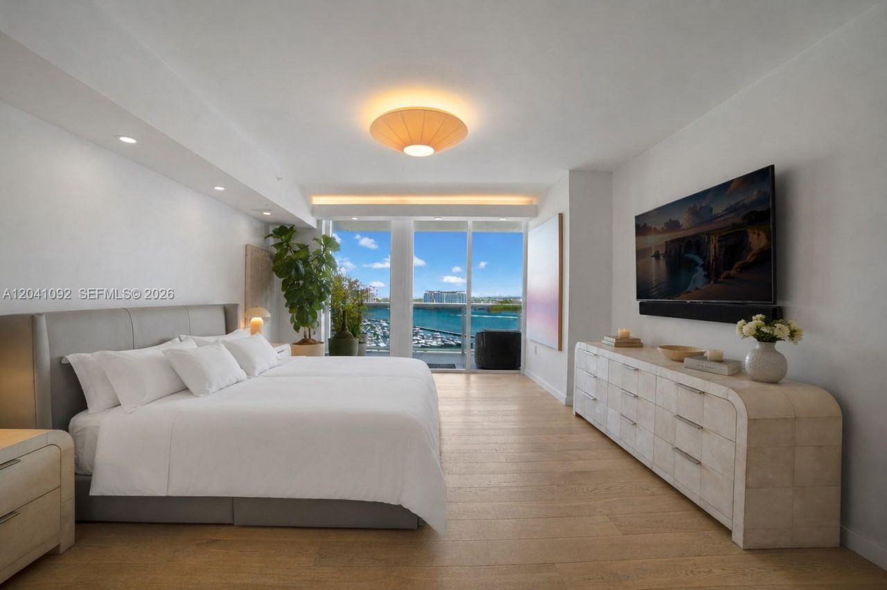 400 Alton Rd , Unit 1206, Miami Beach, FL 33139 Photo